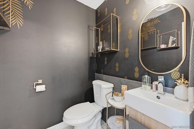 9257 Dillon Dr, La Mesa, CA 91941