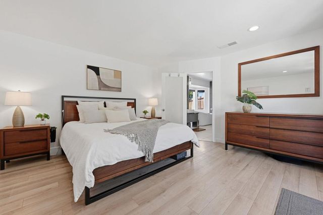 9257 Dillon Dr, La Mesa, CA 91941