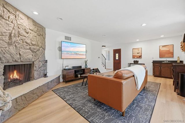 9257 Dillon Dr, La Mesa, CA 91941