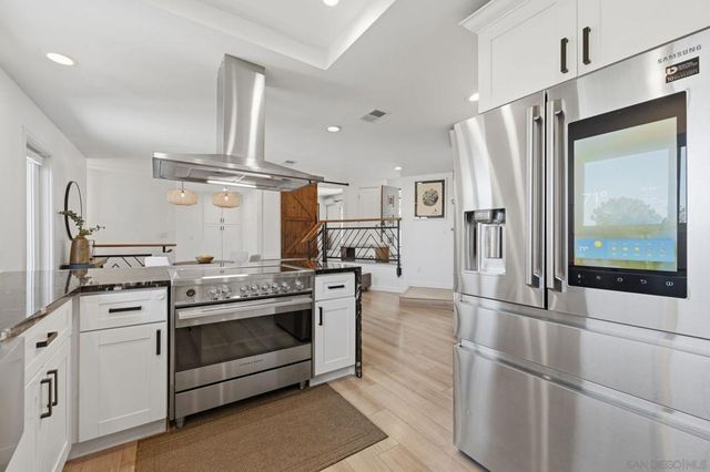 9257 Dillon Dr, La Mesa, CA 91941