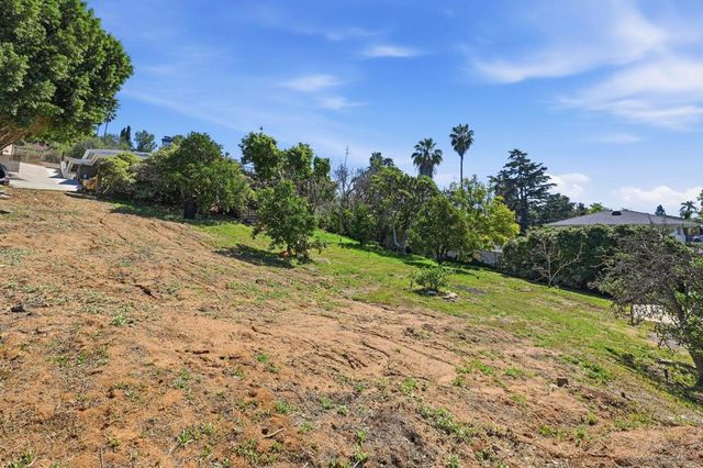 9257 Dillon Dr, La Mesa, CA 91941