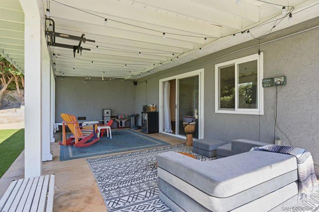 9257 Dillon Dr, La Mesa, CA 91941