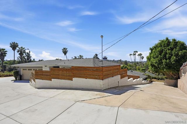 9257 Dillon Dr, La Mesa, CA 91941