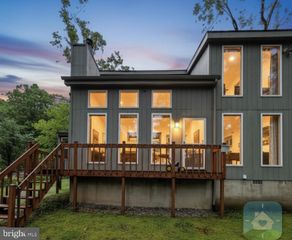 183 RADCLIFF RD, Bushkill, PA 18324