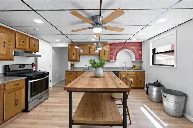 137 S 12th St, Pittsburgh, PA 15203