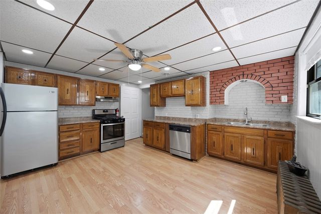 137 S 12th St, Pittsburgh, PA 15203