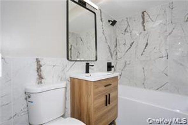 152 Kearsing Parkway H, Monsey, NY 10952