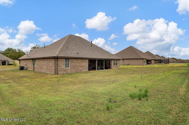 8699 N Courtly Circle, Olive Branch, MS 38654