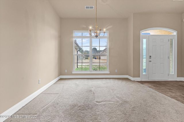 8699 N Courtly Circle, Olive Branch, MS 38654