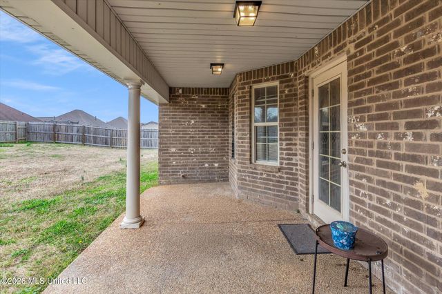 8699 N Courtly Circle, Olive Branch, MS 38654