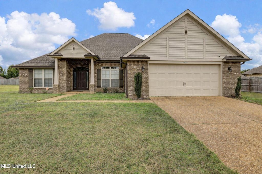 8699 N Courtly Circle, Olive Branch, MS 38654