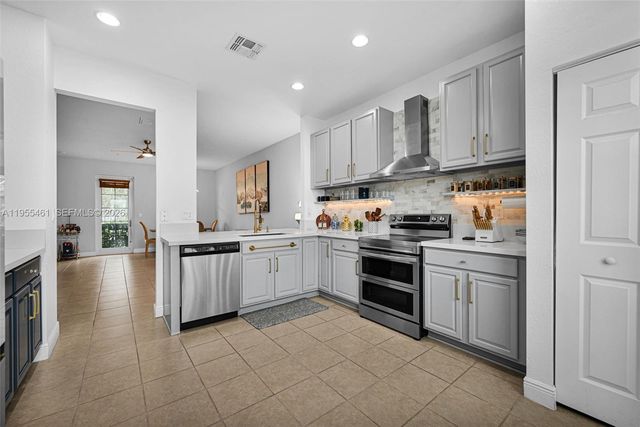 2666 SW 118th Rd, Miramar, FL 33025