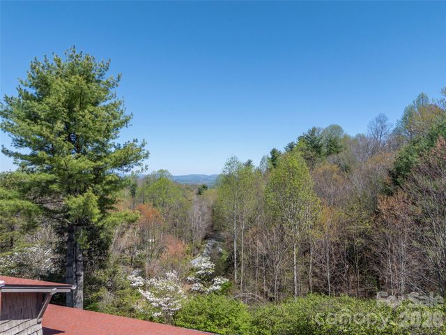 19 Lacoste Drive, Hendersonville, NC 28739