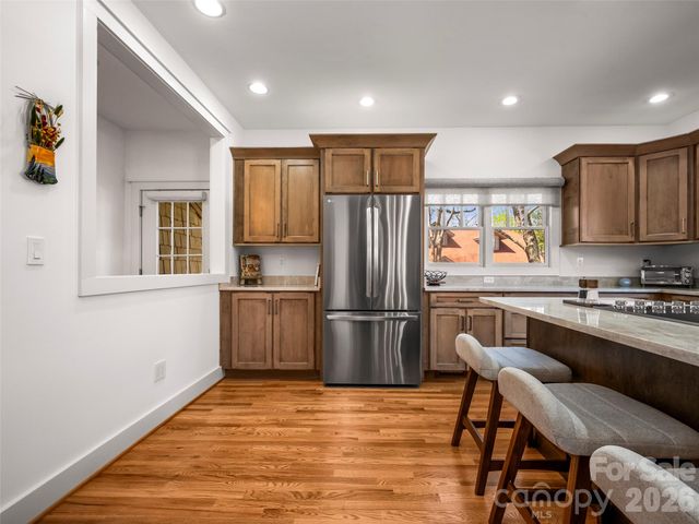 19 Lacoste Drive, Hendersonville, NC 28739