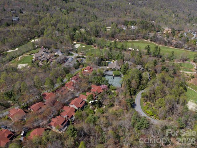 19 Lacoste Drive, Hendersonville, NC 28739