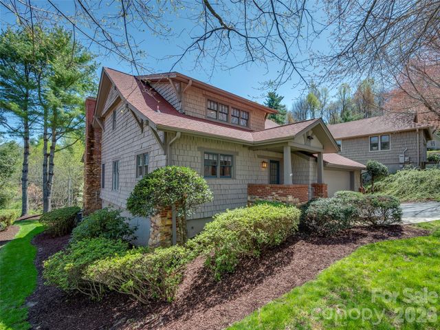 19 Lacoste Drive, Hendersonville, NC 28739
