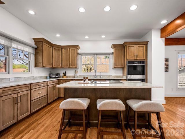19 Lacoste Drive, Hendersonville, NC 28739