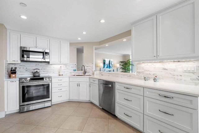 5080 N Ocean Drive 19d, Singer Island, FL 33404