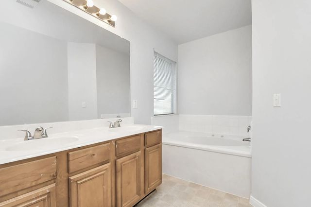 19111 Lakota Dr, Katy, TX 77449