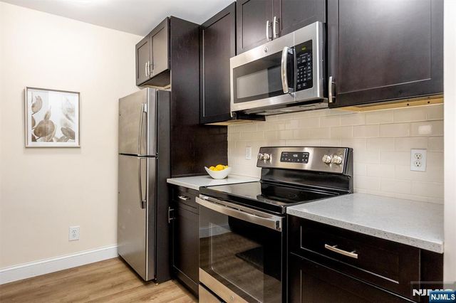 971 Bloomfield Avenue 12, Glen Ridge, NJ 07028