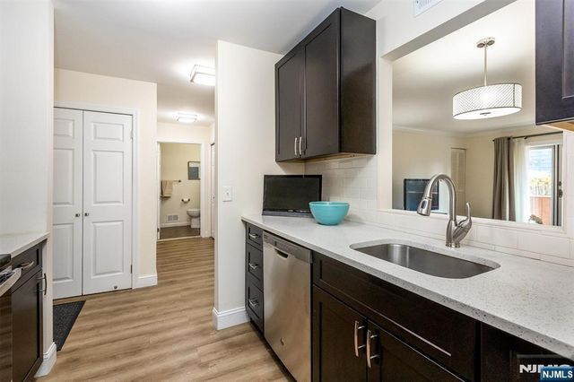 971 Bloomfield Avenue 12, Glen Ridge, NJ 07028