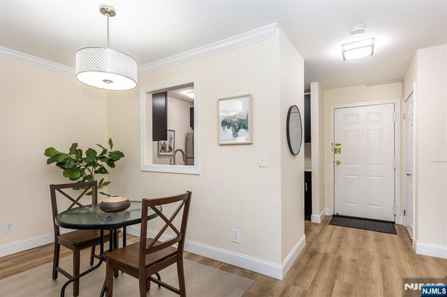 971 Bloomfield Avenue 12, Glen Ridge, NJ 07028