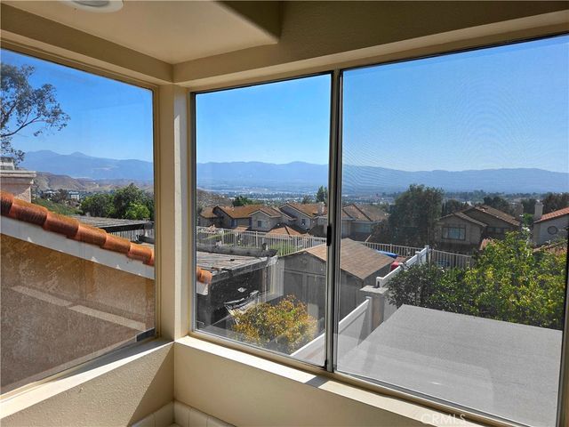 580 Calhoun, Corona, CA 92879