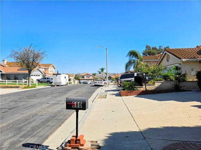 580 Calhoun, Corona, CA 92879