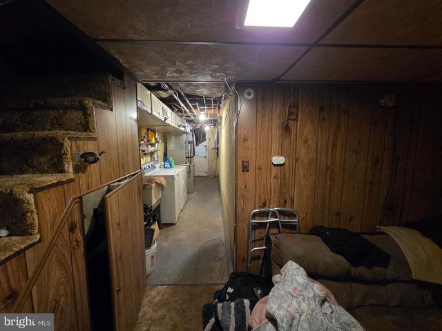 233 N BISHOP AVE, Clifton Heights, PA 19018