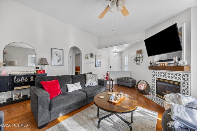 4138 Breezewood Drive Apt 201, Wilmington, NC 28412