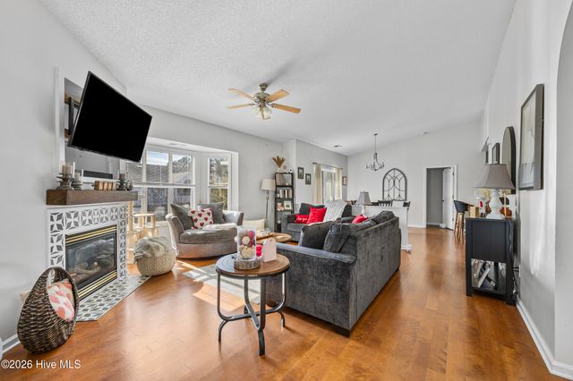 4138 Breezewood Drive Apt 201, Wilmington, NC 28412