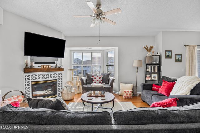 4138 Breezewood Drive Apt 201, Wilmington, NC 28412