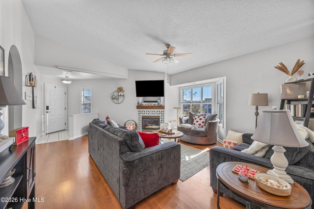 4138 Breezewood Drive Apt 201, Wilmington, NC 28412