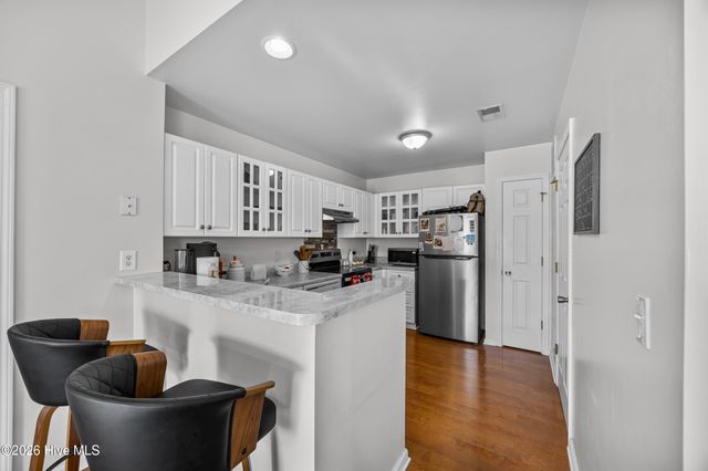 4138 Breezewood Drive Apt 201, Wilmington, NC 28412