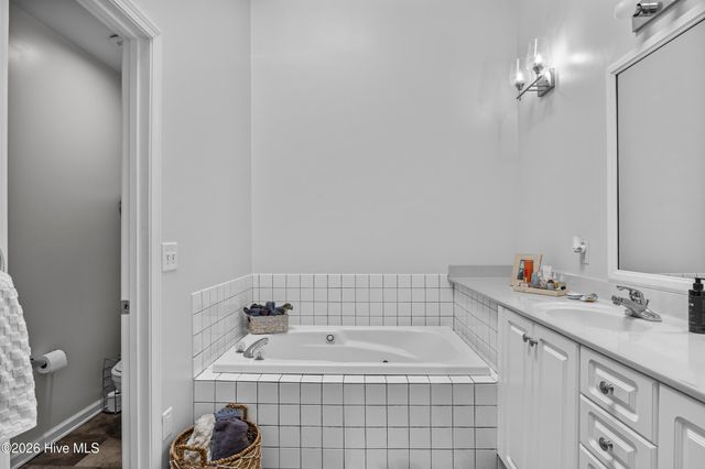 4138 Breezewood Drive Apt 201, Wilmington, NC 28412