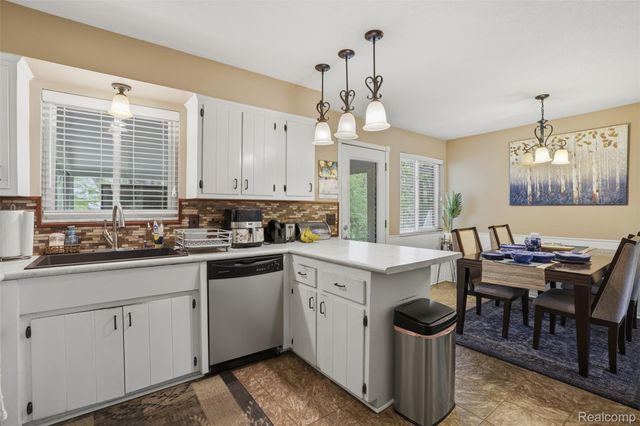 2478 Hiller Road, West Bloomfield Charter Township, MI 48324