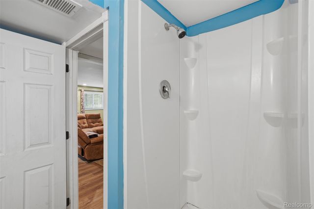 2478 Hiller Road, West Bloomfield Charter Township, MI 48324
