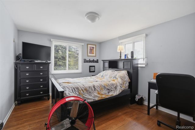 2478 Hiller Road, West Bloomfield Charter Township, MI 48324