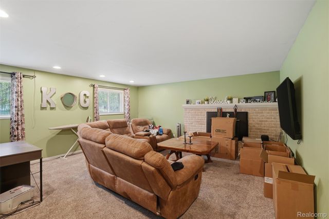 2478 Hiller Road, West Bloomfield Charter Township, MI 48324