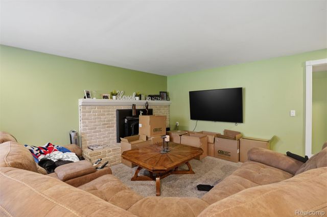 2478 Hiller Road, West Bloomfield Charter Township, MI 48324