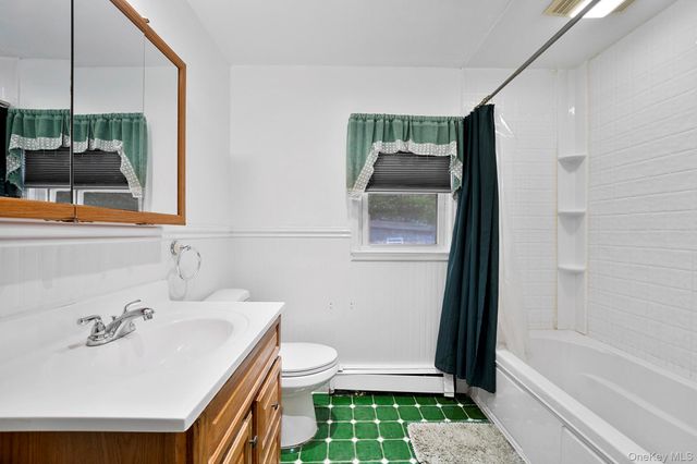 824 Lincoln Avenue, Bohemia, NY 11716