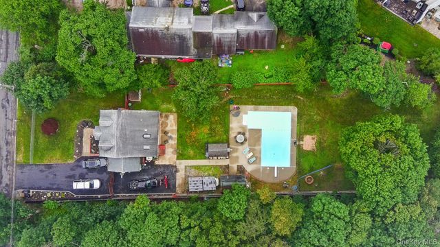 824 Lincoln Avenue, Bohemia, NY 11716