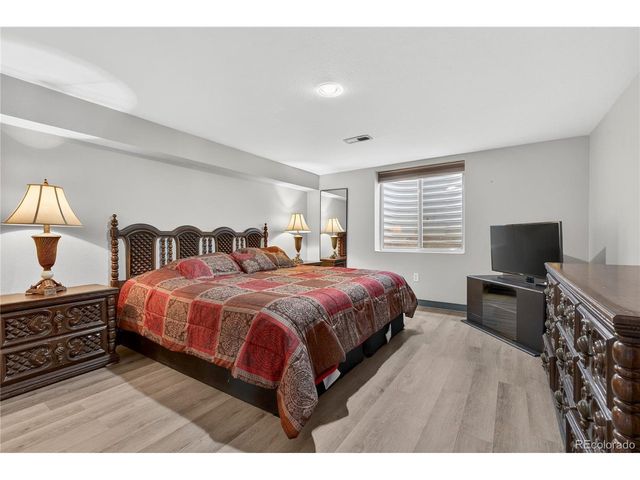 6047 S Ukraine St, Aurora, CO 80015