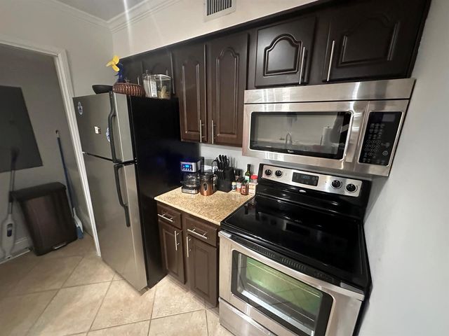 400 Scotia Drive 103, Hypoluxo, FL 33462