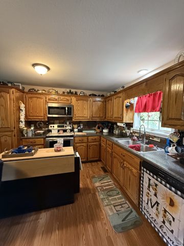 129 Clifton Rd, Lawrenceburg, TN 38464