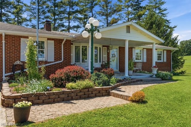 800 Arends Ridge Road, Marietta, OH 45750