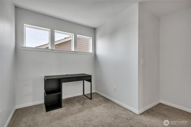 3924 Highlands Boulevard, Puyallup, WA 98372