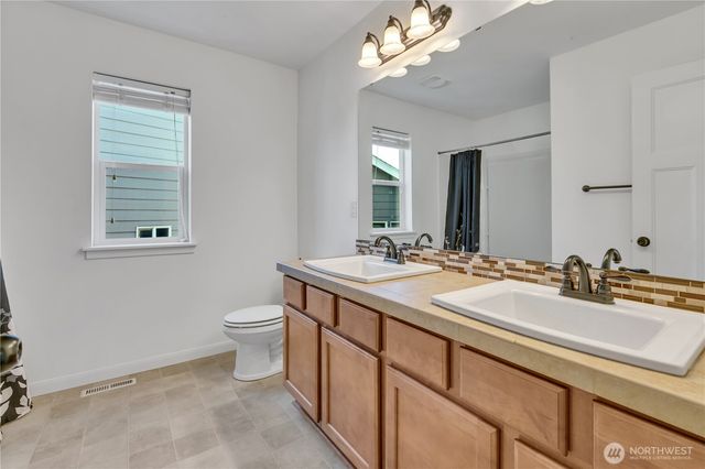 3924 Highlands Boulevard, Puyallup, WA 98372