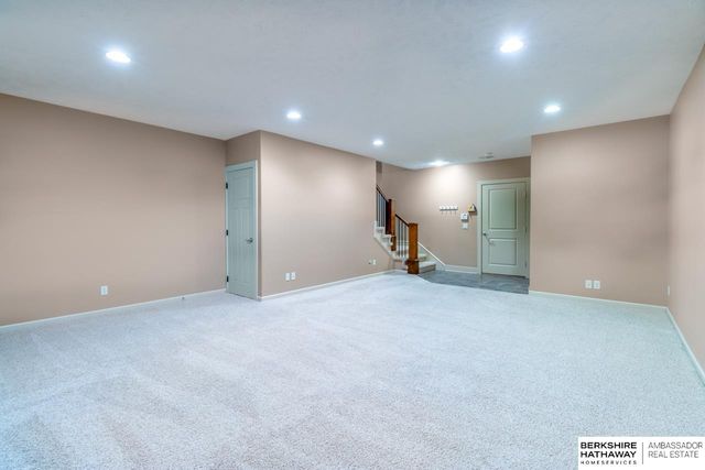 5138 Dodge Street, Omaha, NE 68132