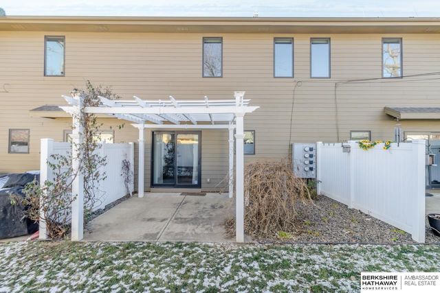 5138 Dodge Street, Omaha, NE 68132